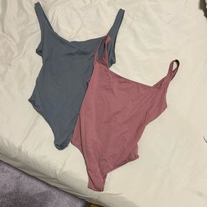 Set of 2 SKIMS square neck bodysuits